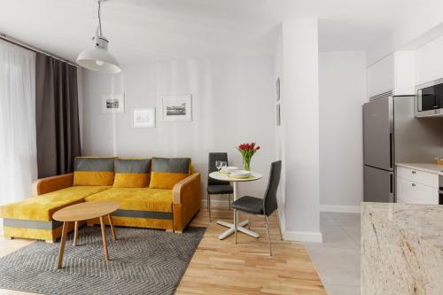 Apartamento Millennium Manufaktura Yellow