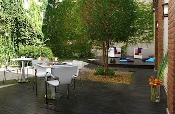 Hotel Nina Suites