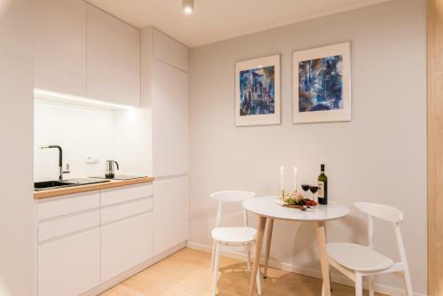 Q17 Apartments