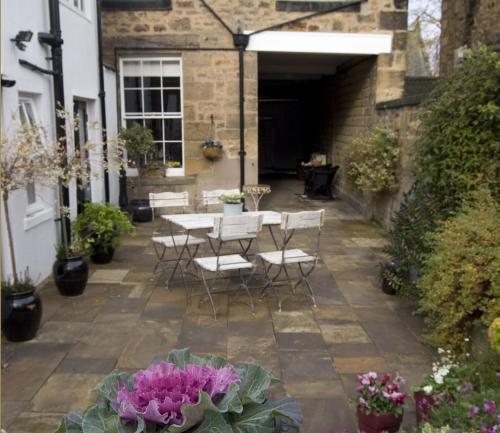 Bed & Breakfast Courtyard Garden