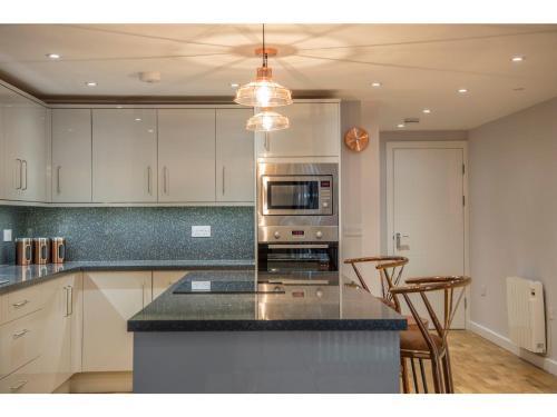 Apartamento Modern, Stunning And Elegant 2 Bedroom Apt For 4