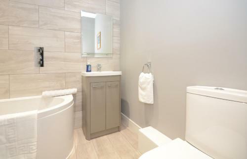 Apartamento Froghall Suites