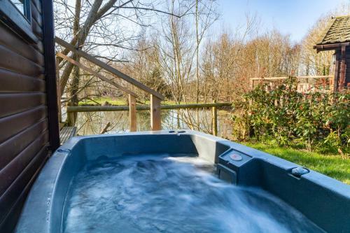 Lodge Fairwood Lakes Holiday Park