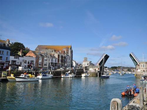 Fuchsia's Edge, Weymouth