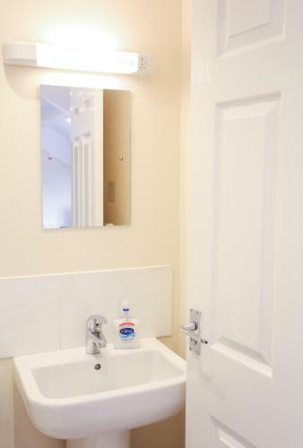 Hostal Riviera Guesthouse