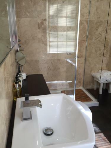 Hostal Sandpiper House