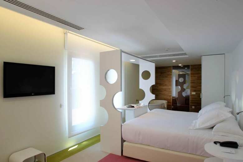 Hotel Room Mate Pau