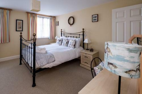 Ogilvie Lodge Apartment