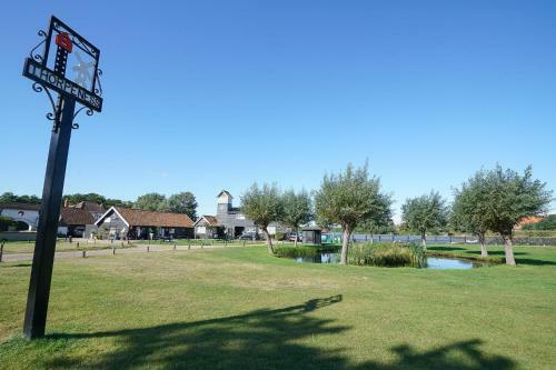1 South Cottages With Guest Wing