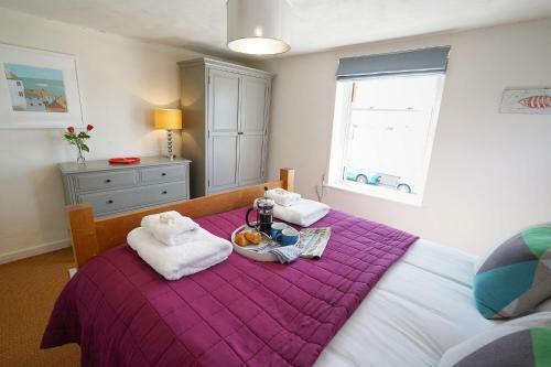 1 South Cottages With Guest Wing