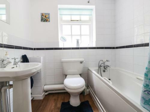 4 Wye Rapids Cottages, Ross-on-wye