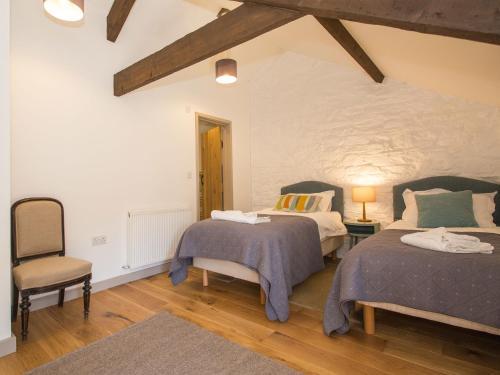 Modern Holiday Home In Tavistock With Garden
