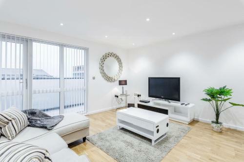 Royal Reign Apartments