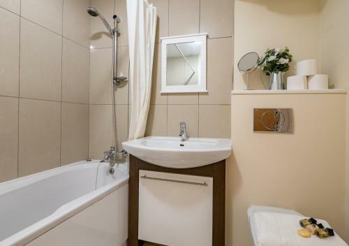 Amazing Slough Centre Apartment