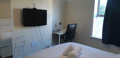 Hostal Carmel Serviced Rooms