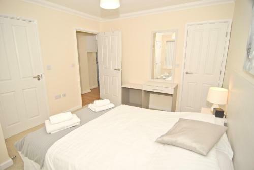 Room And Roof Southampton Serviced Apartments