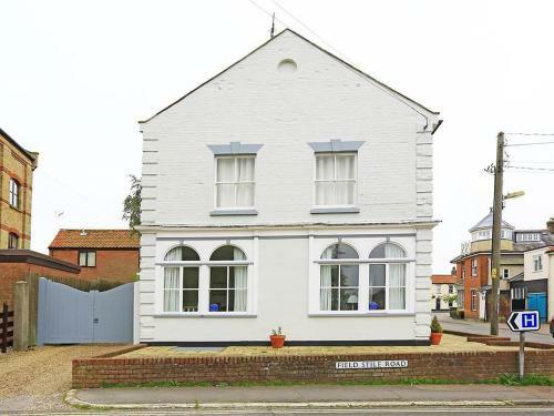 Holiday Home High Street 3