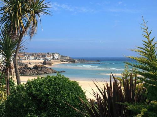 Breakers Point, St Ives