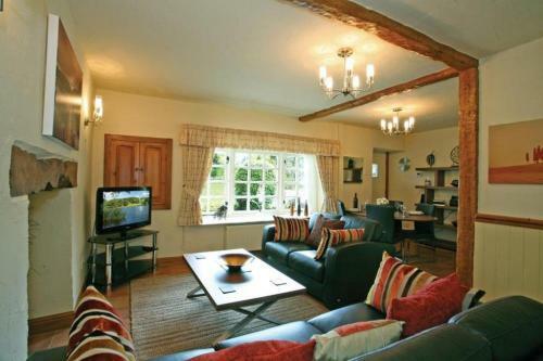Yew Tree Cottage (ings)