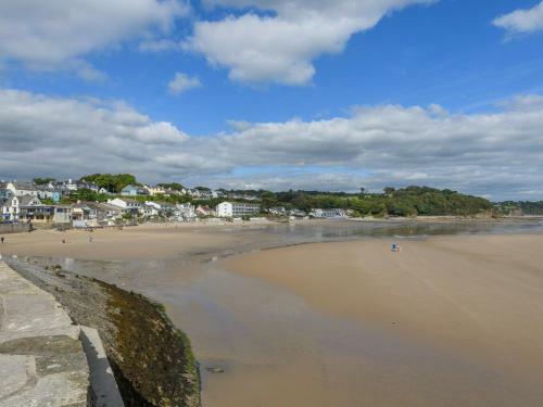 Luxury Holiday Home In Saundersfoot With Panoramic Sea View