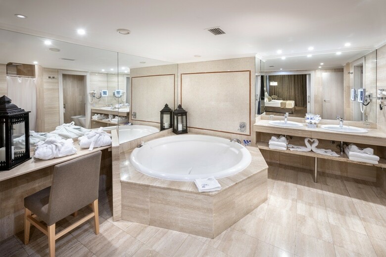 Best Semiramis Hotel