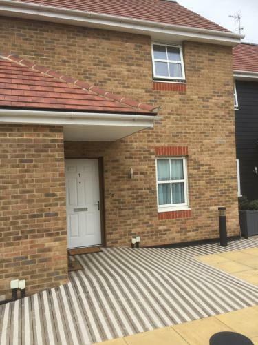 Romford Apartment Rm1