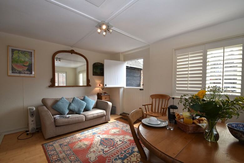 Studio 22