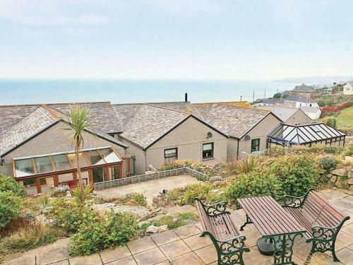Pendrea, Porthleven