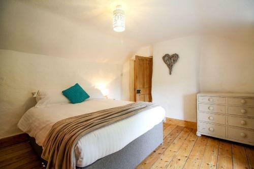Hollowtree Cottage