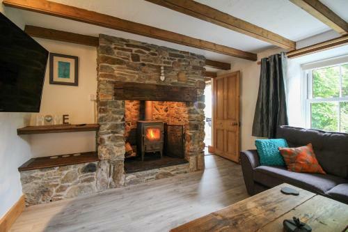 Hollowtree Cottage