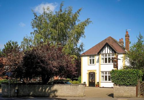 Hostal Sandfield Guest House