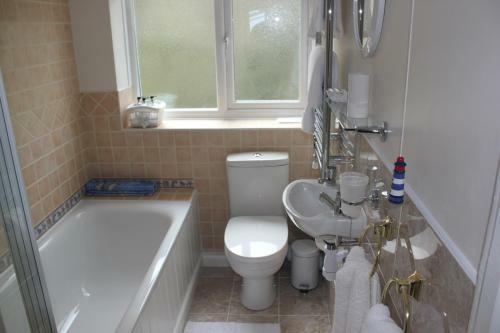 Bed & Breakfast Summat Else B & B