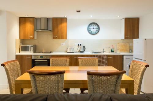 Holmes & Hunters - Bentinck Road Apartments
