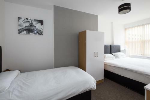Holmes & Hunters - Bentinck Road Apartments