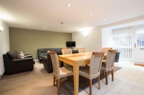 Holmes & Hunters - Bentinck Road Apartments