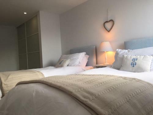 6 Ocean Gate Apartment
