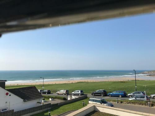 6 Ocean Gate Apartment