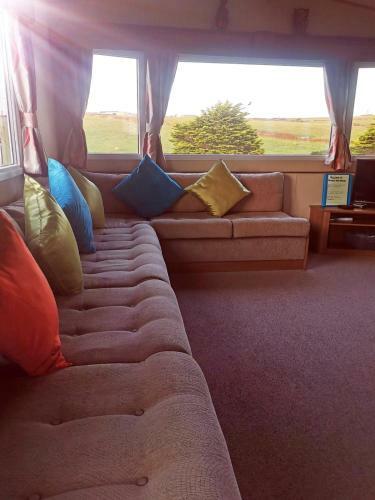 Hill Side View - Families & Couples Only