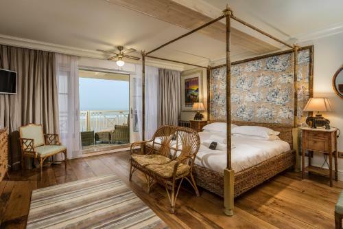 Bed & Breakfast Tolcarne Beach Colonial Restaurant And Rooms