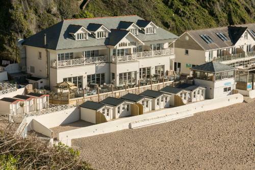 Bed & Breakfast Tolcarne Beach Colonial Restaurant And Rooms