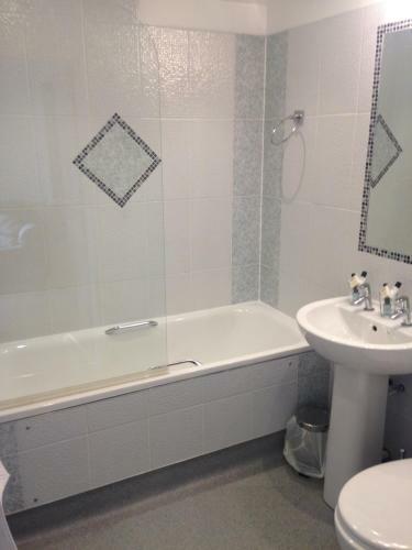 The Elephant & Castle Hotel