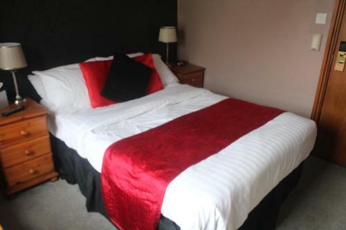 Forresters Hotel, Bar & French Restaurant