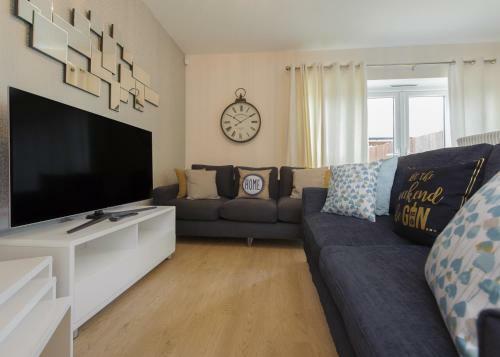 Smart And Spacious House For 8