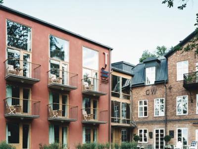Hotel J