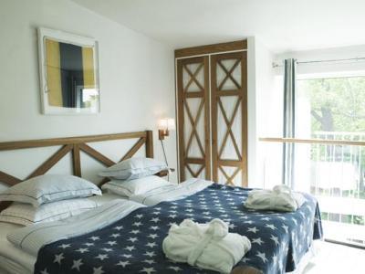 Hotel J