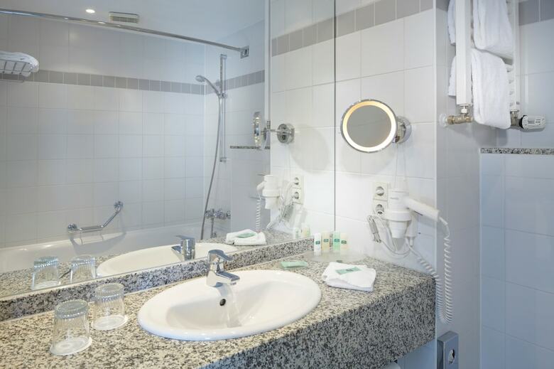 Hotel Courtyard By Marriott Hannover Maschsee