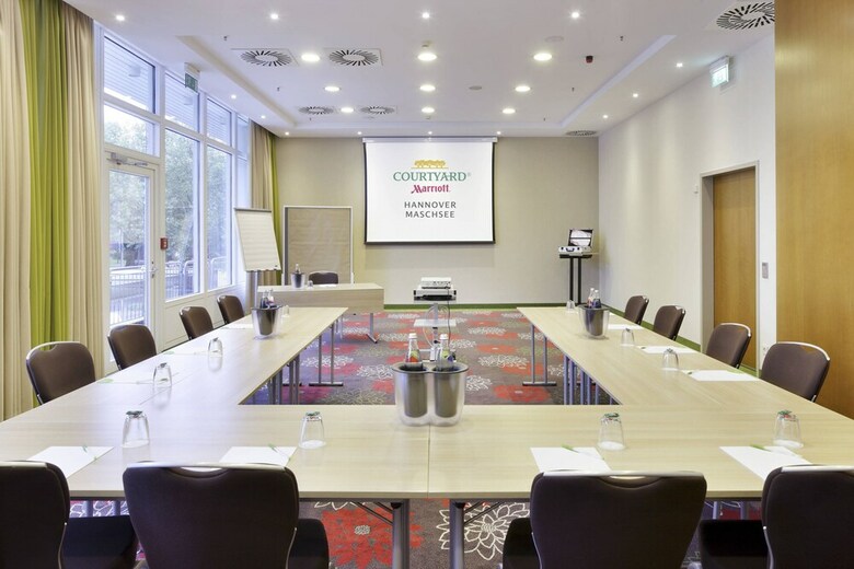 Hotel Courtyard By Marriott Hannover Maschsee