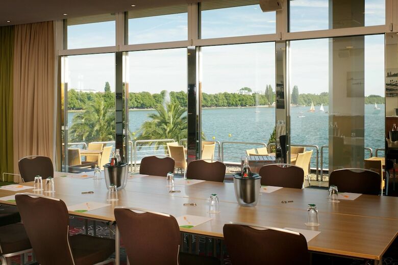 Hotel Courtyard By Marriott Hannover Maschsee
