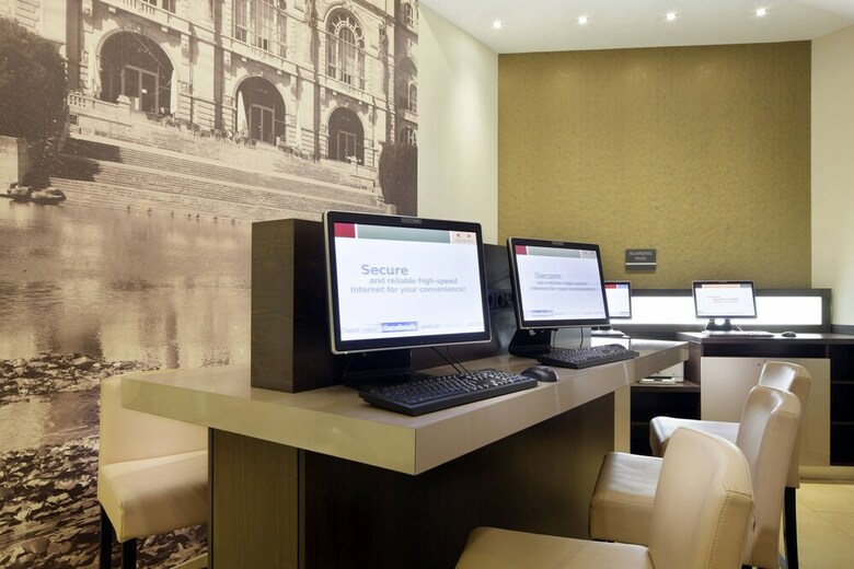 Hotel Courtyard By Marriott Hannover Maschsee