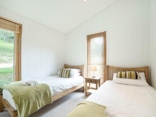 6 Water's Edge, Looe